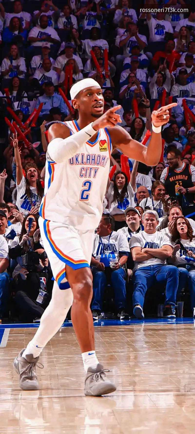 亚历山大47分加时封神，雷霆险胜活塞：一场在米兰体育平台的沉浸式观赛评测